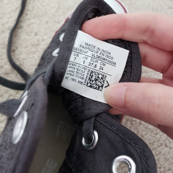 Womens Mesh High-Top Converse; Size 7 - Picture 4 of 4